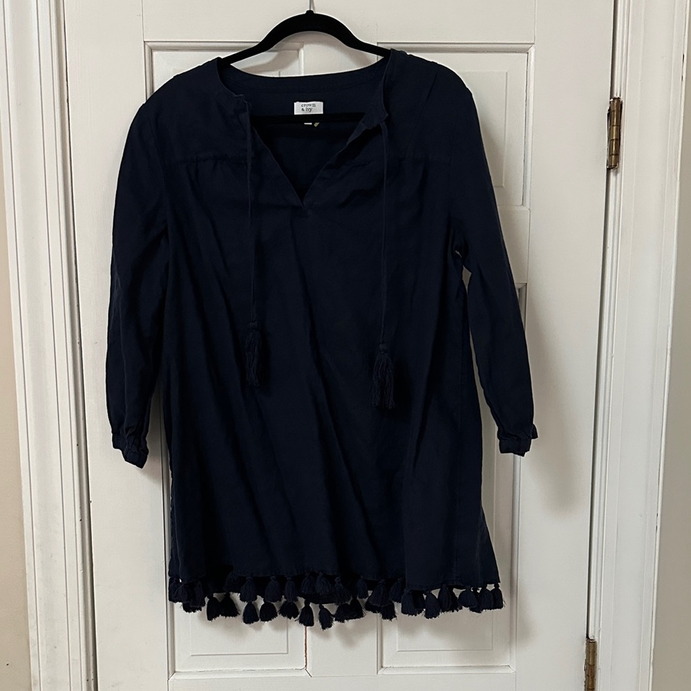 Crown & Ivy Navy Linen Tunic with Tassel Hem